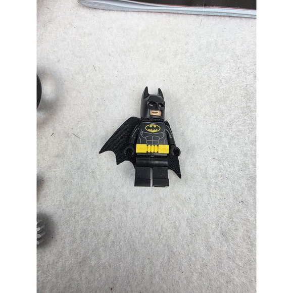Incomplete Lego Batman Batmobile Penguin Duckmobile Technic Box *FOR PIECES/READ - Picture 3 of 8